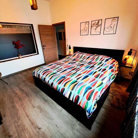 Petite Chambre Dans Une Jolie Colocation Luik Buitenkant foto