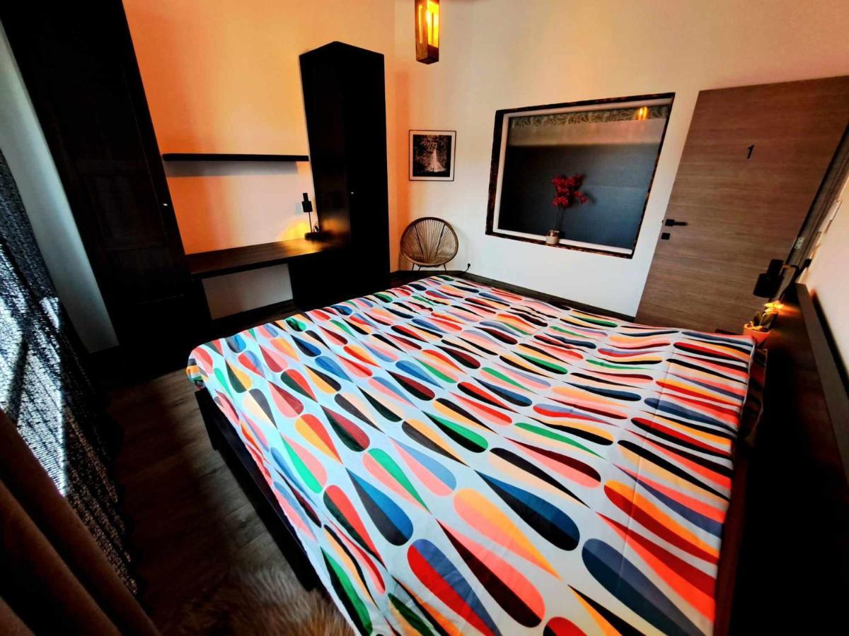 Petite Chambre Dans Une Jolie Colocation Luik Buitenkant foto