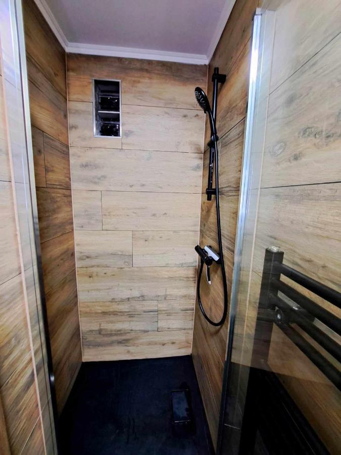 Petite Chambre Dans Une Jolie Colocation Luik Buitenkant foto